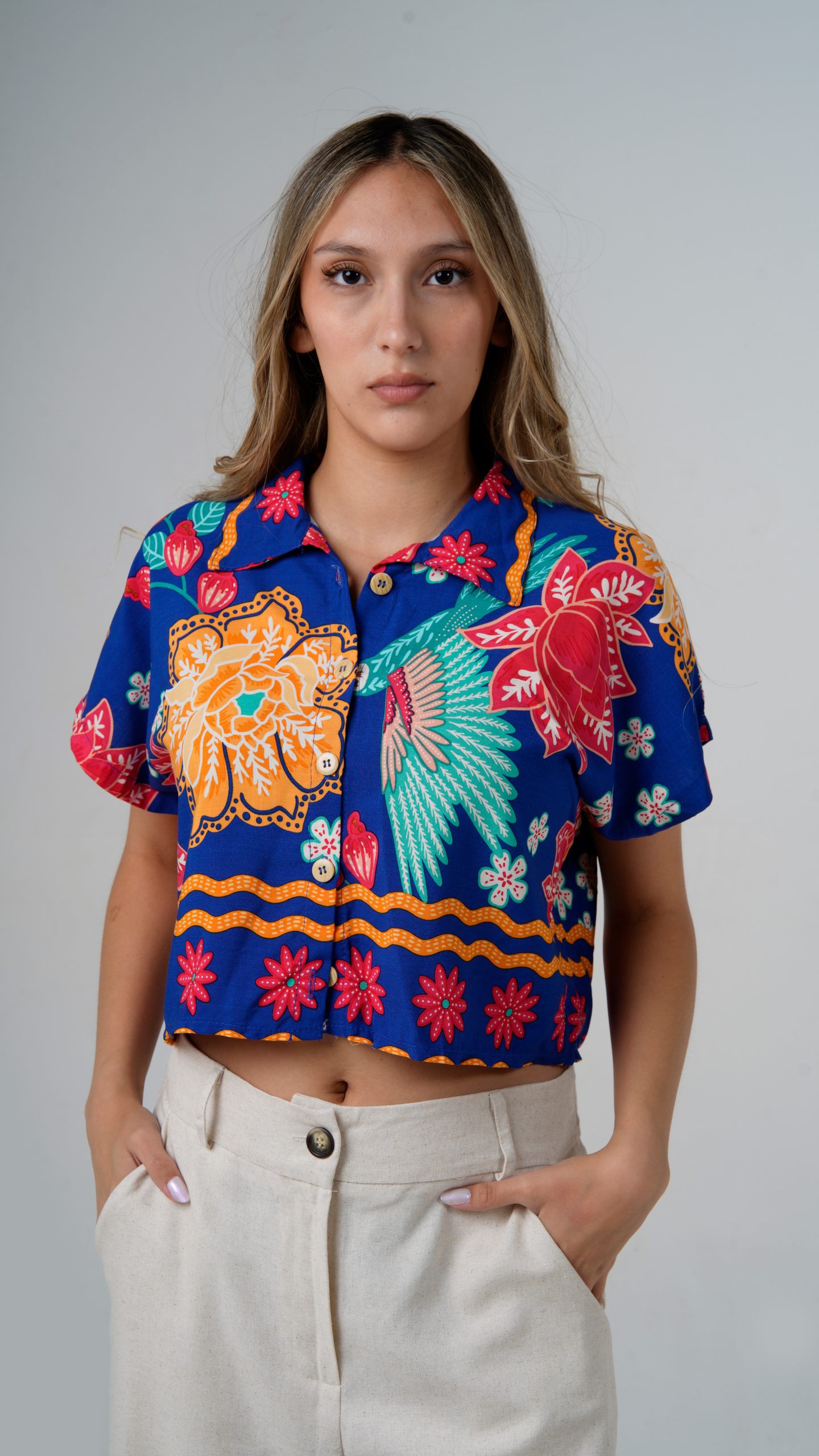 🌴 Camisa Crop Tropical